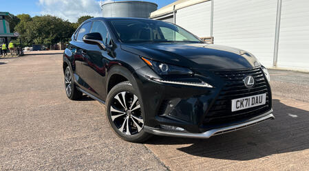 LEXUS NX 300H 2.5