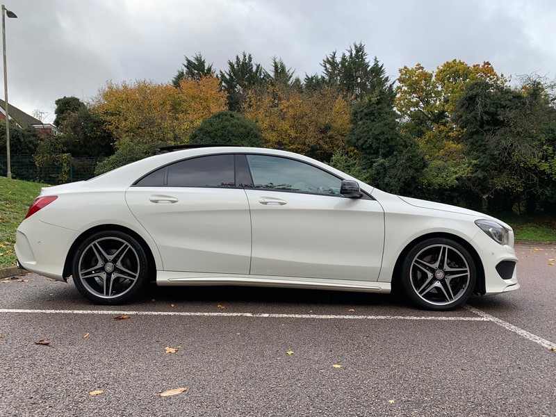 MERCEDES-BENZ CLA