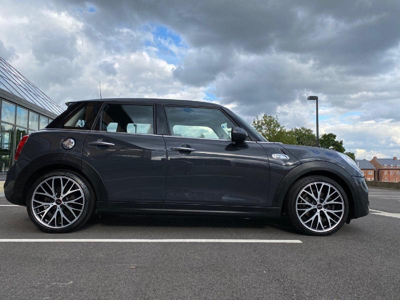 MINI HATCH