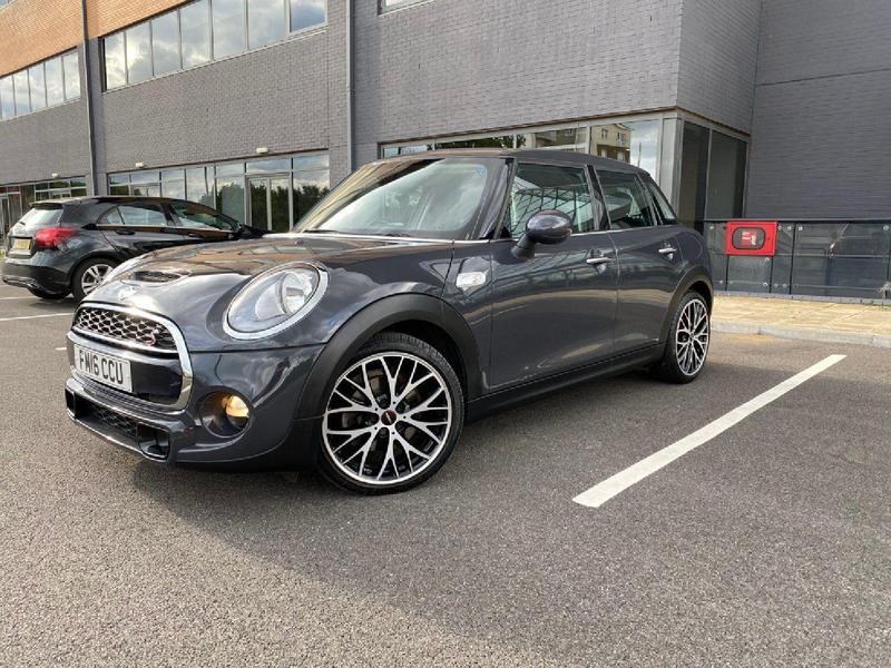 MINI HATCH