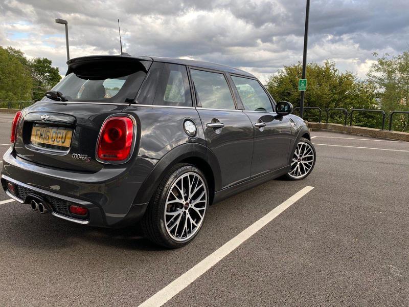 MINI HATCH