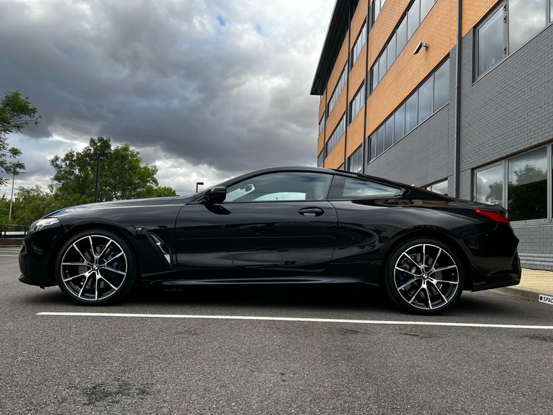 BMW 8 SERIES