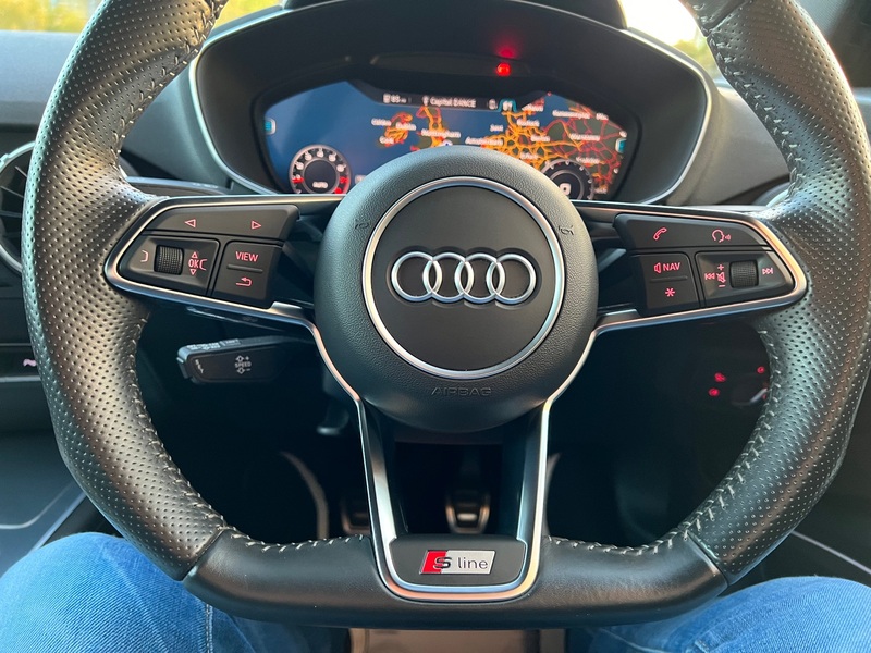 AUDI TT