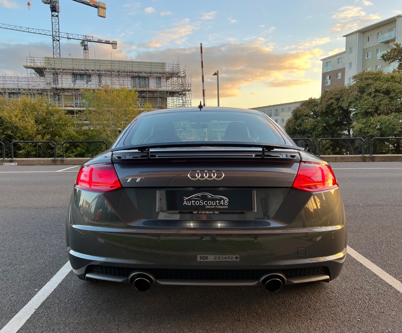 AUDI TT