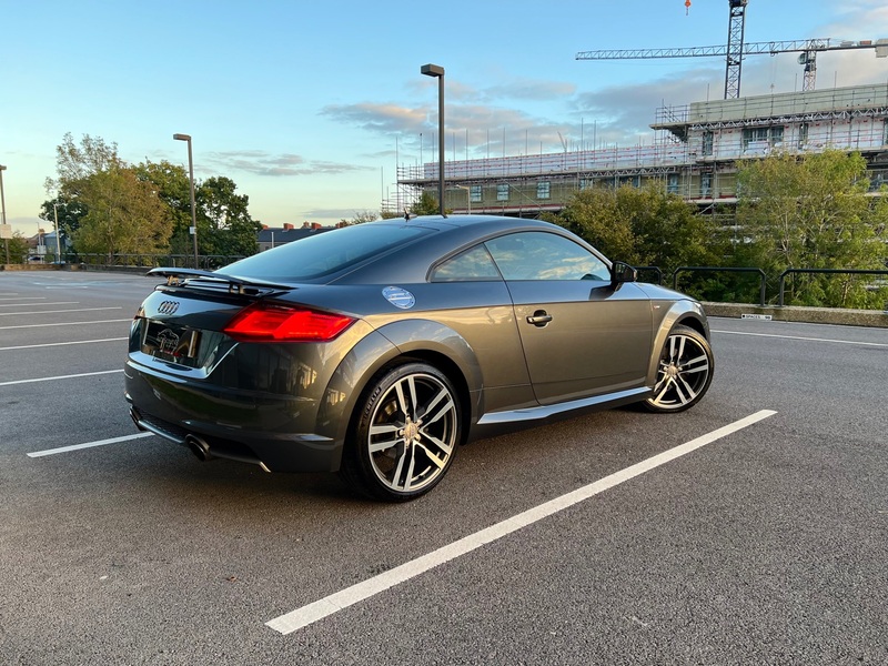 AUDI TT