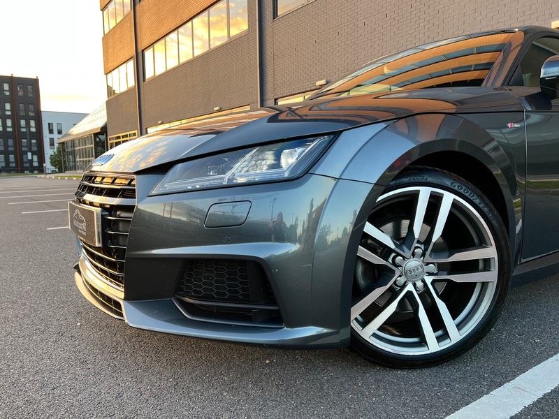 AUDI TT