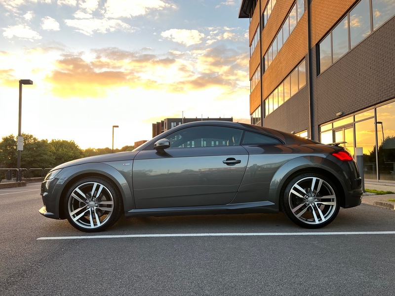 AUDI TT