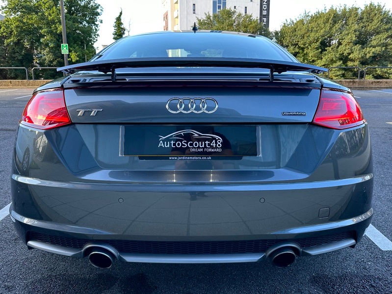 AUDI TT