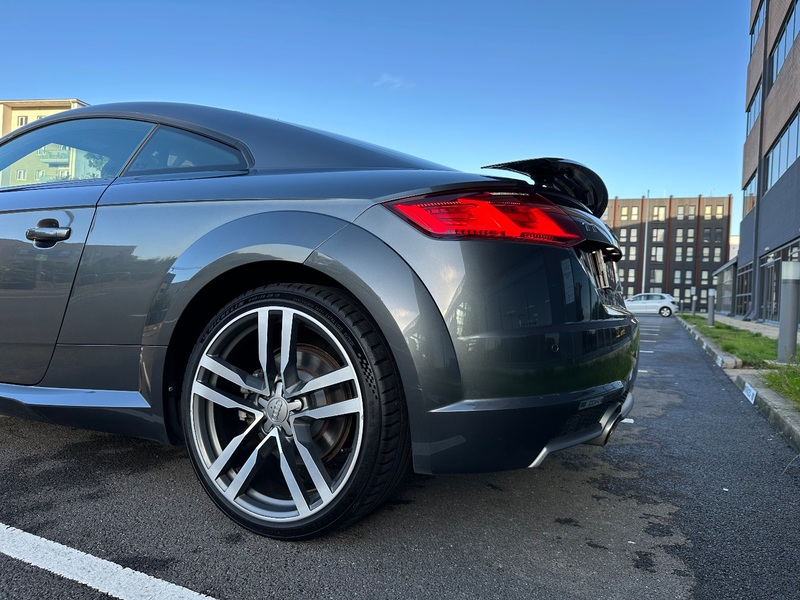 AUDI TT